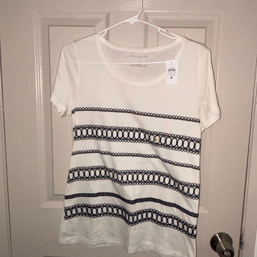 Ann Taylor Cream and Black Short Sleeve Top